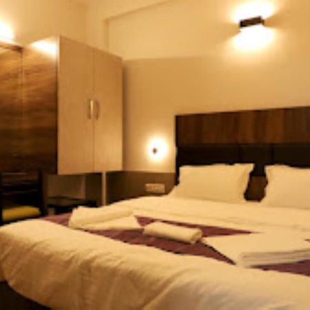 Lotus Lodge Kalmath Kankavali Buitenkant foto