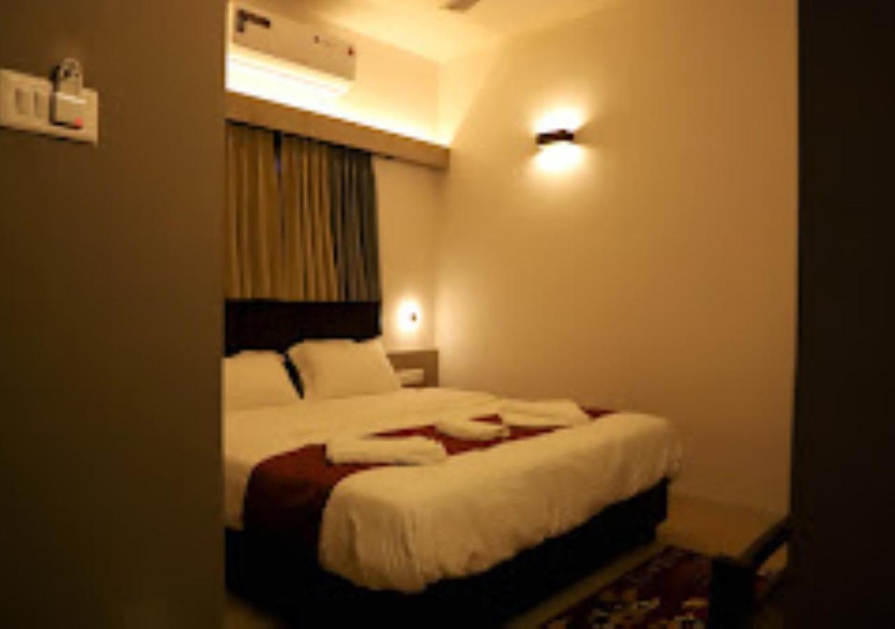 Lotus Lodge Kalmath Kankavali Buitenkant foto