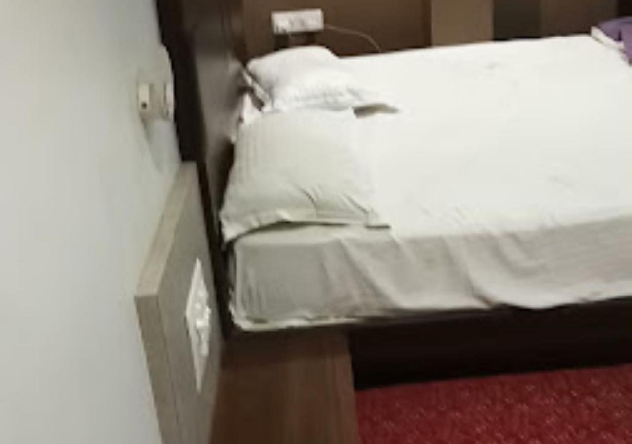 Lotus Lodge Kalmath Kankavali Buitenkant foto